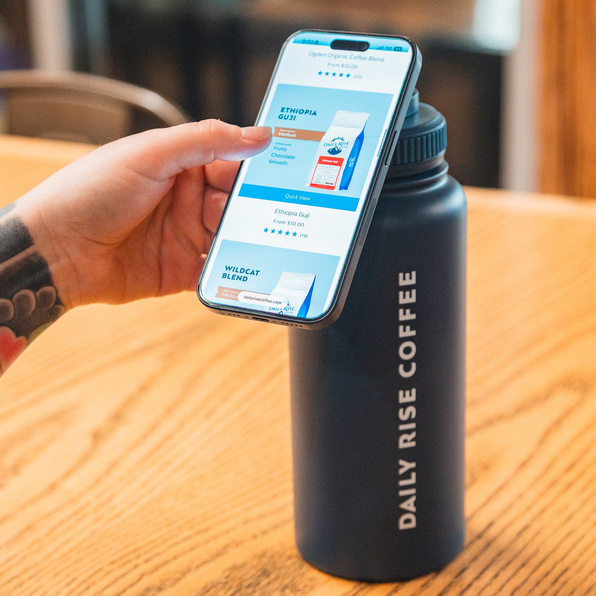 32oz. Magnetic Ring Water Bottle